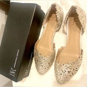 I.N.C. INTERNATIONAL CONCEPTS  Size 11 Platinum Gold Rhinestone Flats
